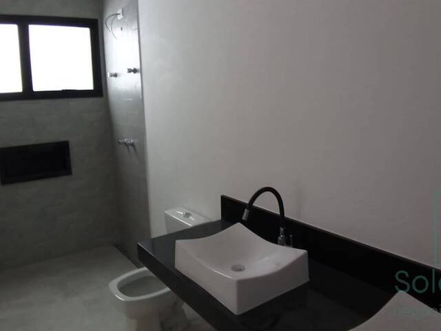 Casa para Venda em Atibaia - 5